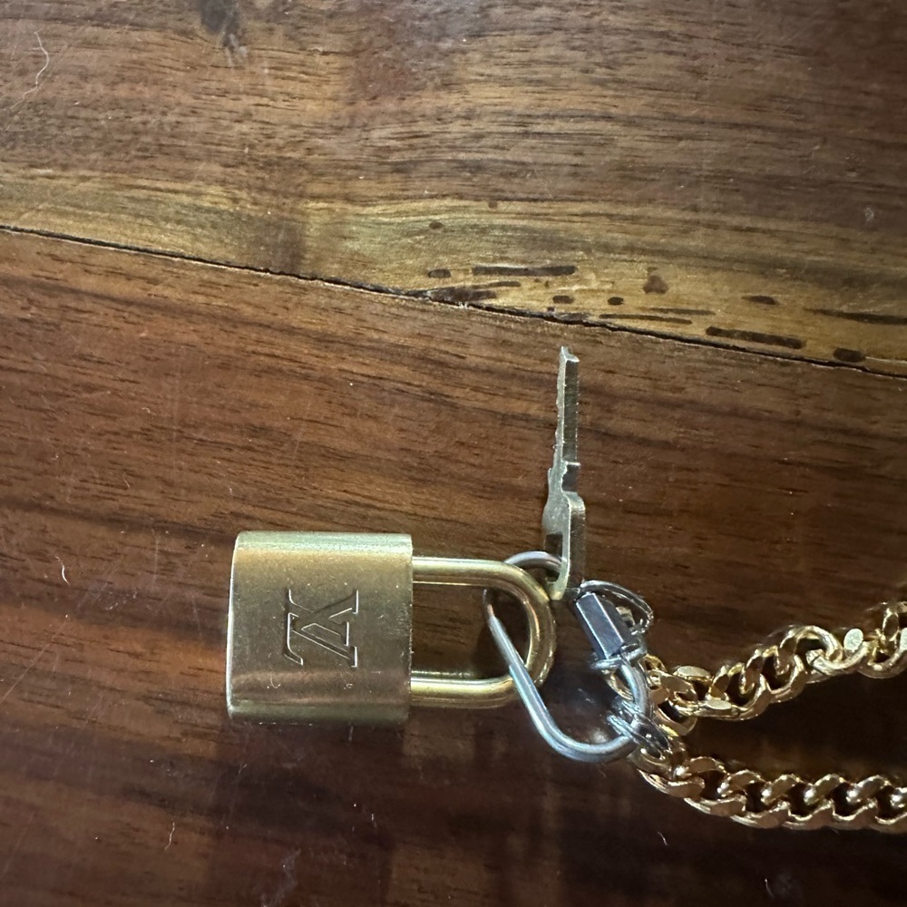 Louis Vuitton Gold Chain Necklace with Padlock no 302 - Picture 6 of 11